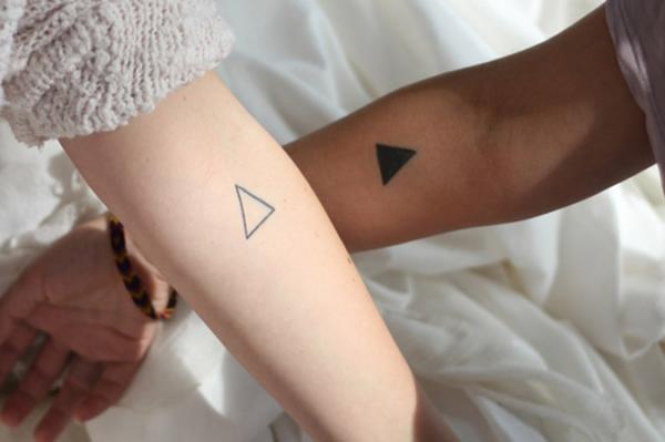 10 Tattoos, die Freundschaft symbolisieren