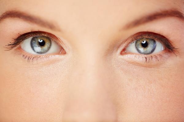 Ursachen für hängende Augenlider