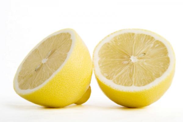 So konservieren Sie frische Zitronen