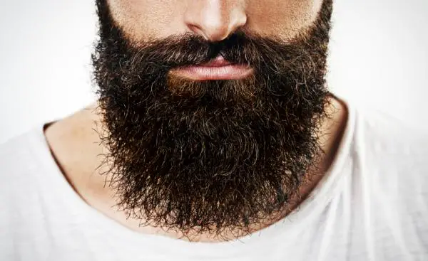 Wie man den Bart schneller wachsen lässt