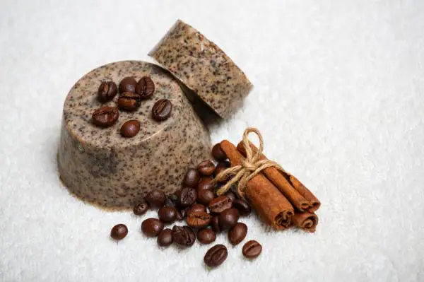 Wie man Kaffee peeling Seife macht | einWie.com