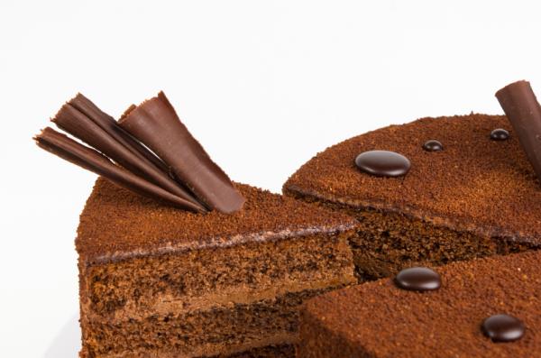 Wie man mattierten Schokoladenkuchen macht