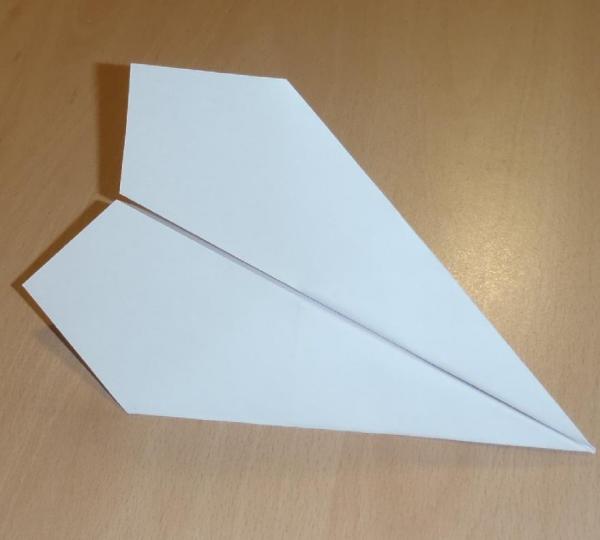 Wie man ein Papierflugzeug Glider # 2 macht