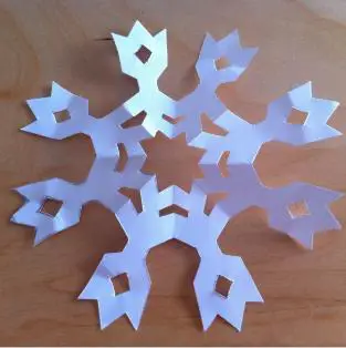 Wie man eine Acht-Punkte-Papier Schneeflocke macht
