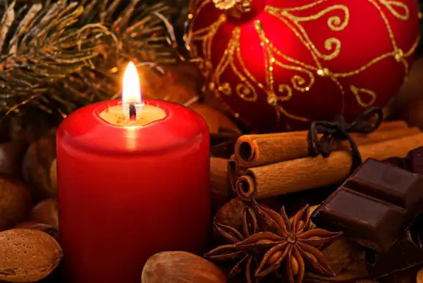 Wie man aromatische Kerzen zu Weihnachten macht
