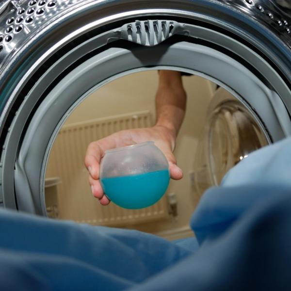 Wie man Kleidung wäscht