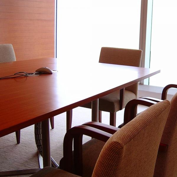 So organisieren Sie die Tabellen für ein Meeting