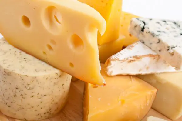 Wie man weiß, ob der Käse schlecht ist