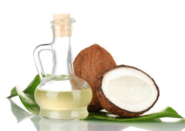 Wie man Kokosöl für die Haut verwendet
