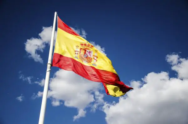Bedeutung der Flagge und der Mantel von Spanien