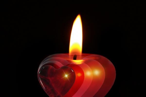 Bedeutung von roten Kerzen