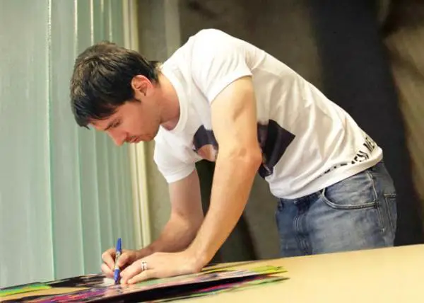 Wie bekommt man ein Autogramm von Leo Messi?