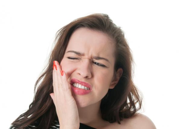 Wie man Entzündung des Zahnfleisches verringert