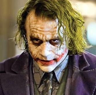 Wie man sich als Heath Ledgers Joker verkleidet
