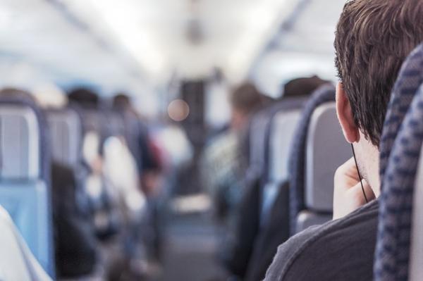 Wie wählt man den besten Platz in einem Flugzeug?