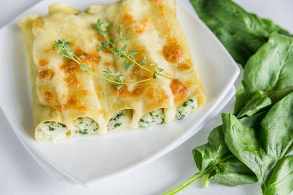 Wie man Spinat Cannelloni macht