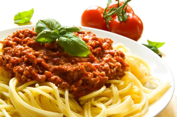 Wie man Spaghetti Bolognese macht