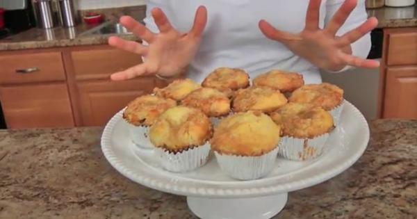 Wie man orange Muffins mit Schokoladensplittern macht