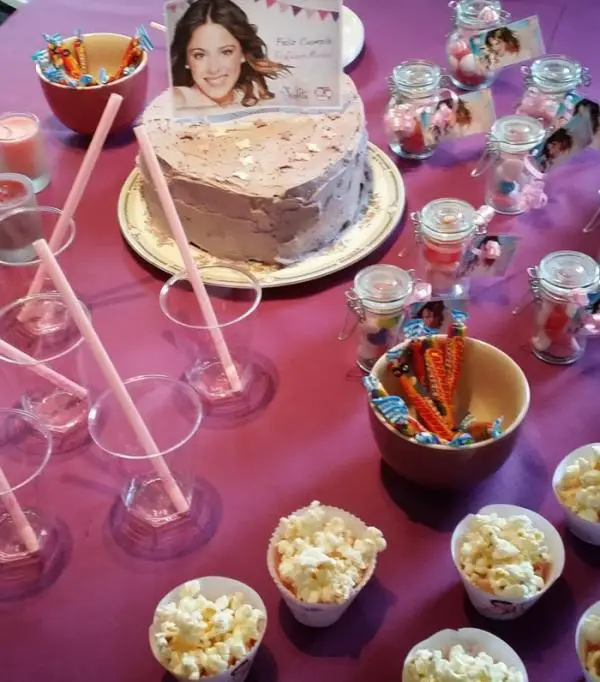 Wie man eine Party von Violetta macht