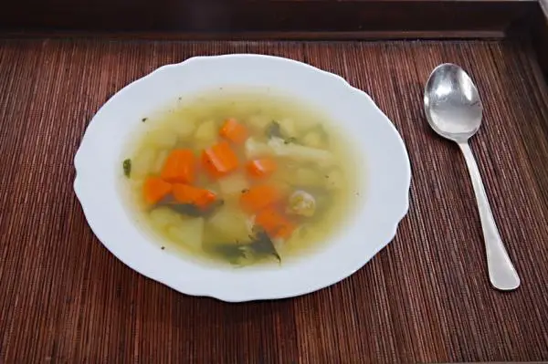 Wie man eine leichte Suppe macht | einWie.com