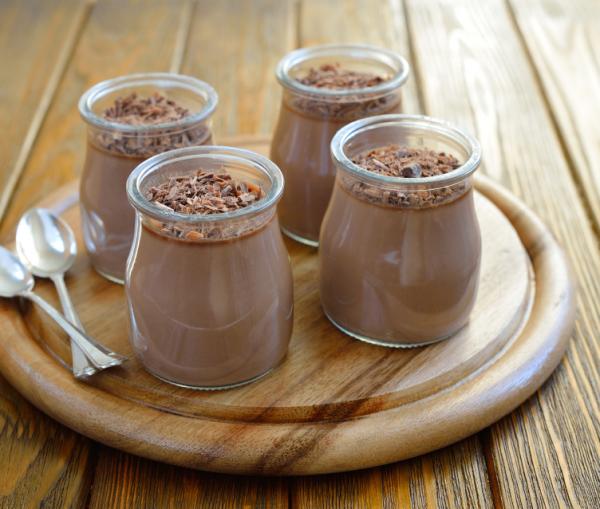 Wie man Schokoladenjoghurt ohne Joghurthersteller macht