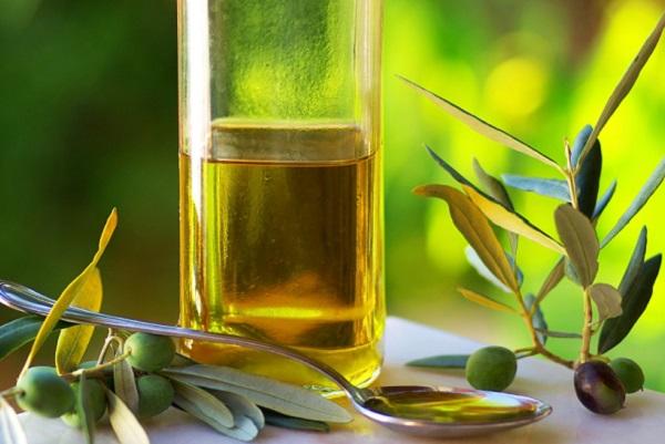 Wie man Pickel mit Olivenöl entfernt