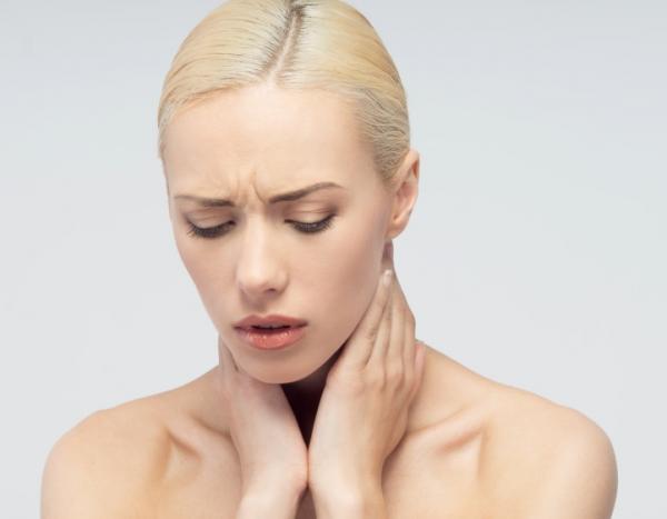 Was sind die Symptome einer Halsentzündung?