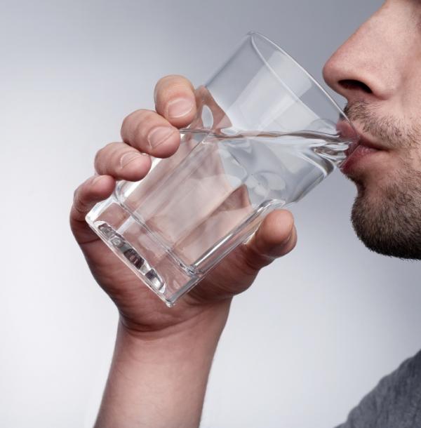Warum ist es wichtig, Wasser zu trinken?