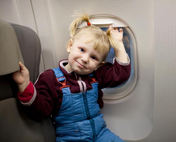 Wie man Kinder im Flugzeug unterhält