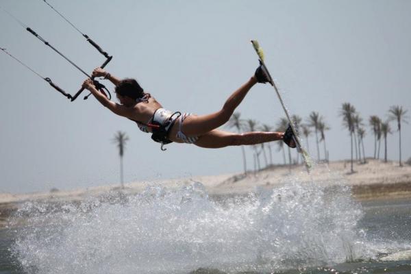 Wie man einen Raley im Kitesurf macht