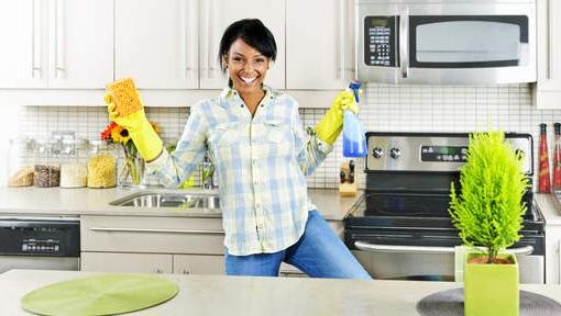 Wie man die Küchendecke säubert