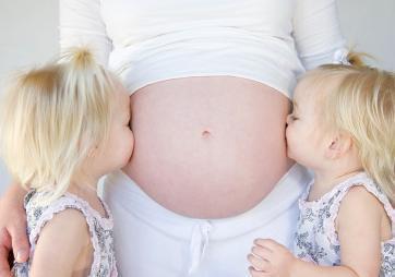 Wie erfolgt die Schwangerschaftsvorsorge bei Mehrlingsschwangerschaften?