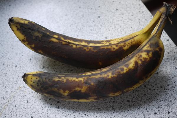 Warum Bananen dunkel werden