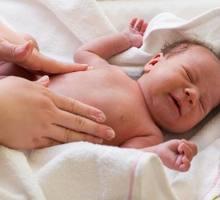 Hausmittel zur Linderung von Koliken bei Babys