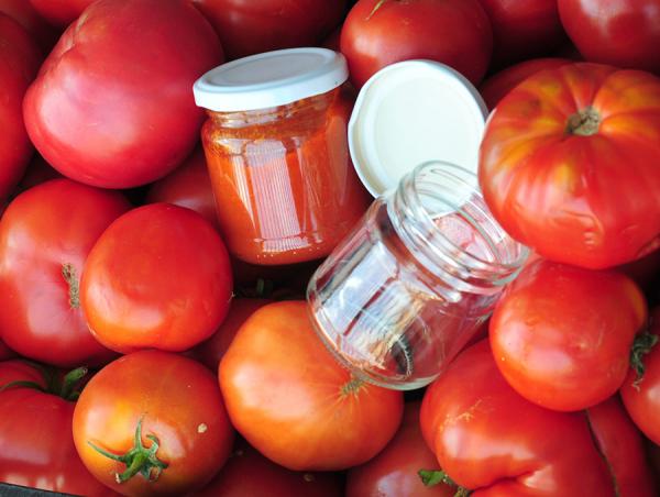 Wie man Tomaten konserviert