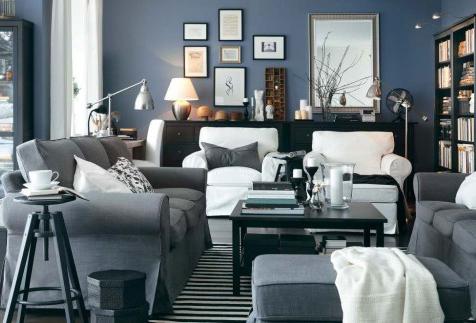 Wie man ein Wohnzimmer mit grauen Möbeln schmückt