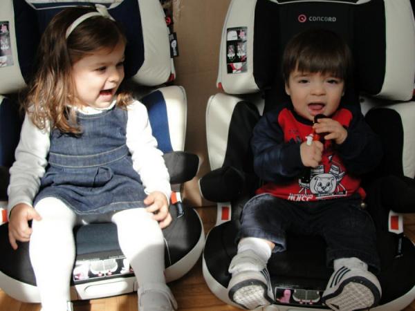 Wie man den Autositz für Kinder richtig wählt
