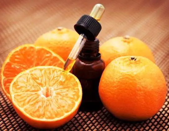 Wie man Orangenöl macht