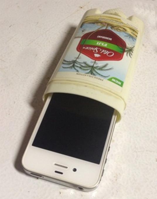 Wie man einen iPhone Fall mit einem Deodorant macht