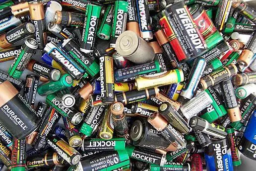 So recyceln Sie gebrauchte Batterien
