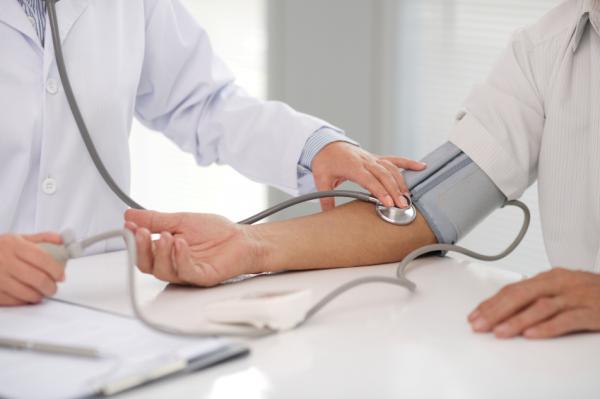 Wie man niedrigen Blutdruck anhebt - die besten Tipps