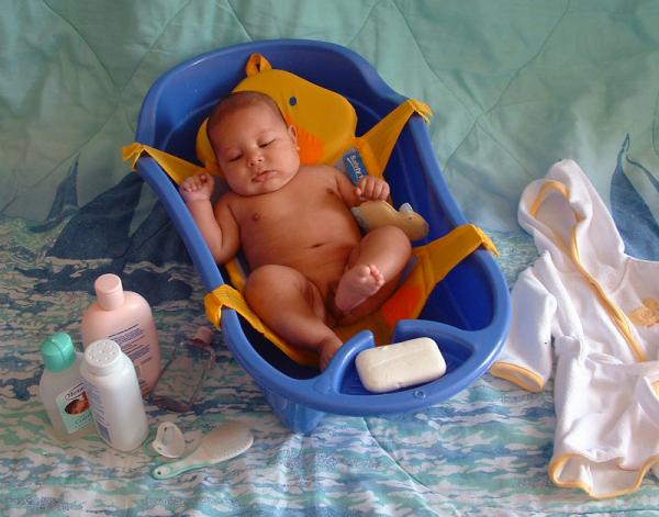 Wie oft sollte ich mein Baby baden?
