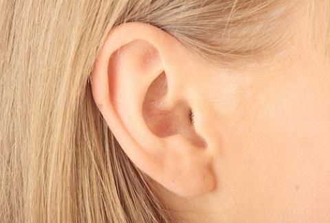 Wie man die Ohren gut säubert