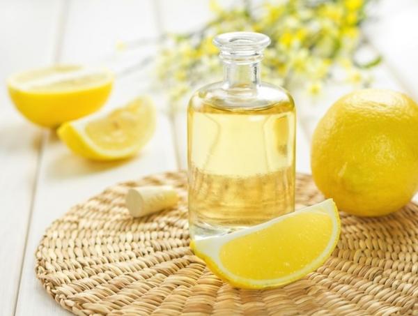 Was sind die Eigenschaften von Zitronenöl?