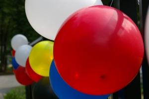 Wie man eine Party mit Luftballons schmückt