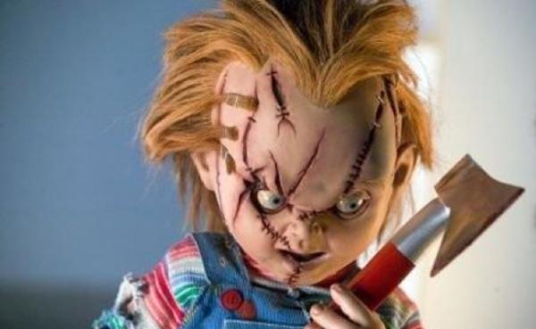 Wie man ein Kostüm für Chucky für Halloween macht