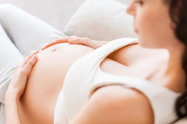 Wie kann ich während der Schwangerschaft besser schlafen?