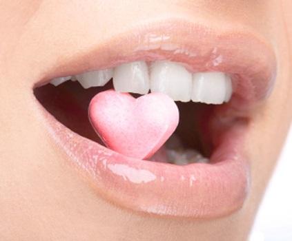 Wie man die Trockenheit der Lippen entfernt