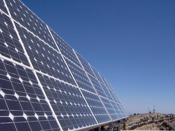 Wie Sonnenenergie in elektrische Energie umgewandelt wird