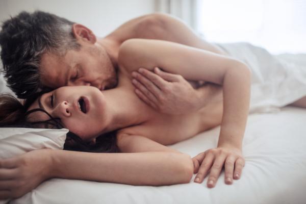 Wie man einen Orgasmus mit Analsex hat